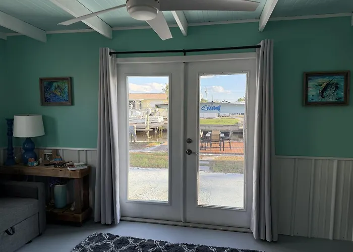 Flamingo Bay Cottage Cottage